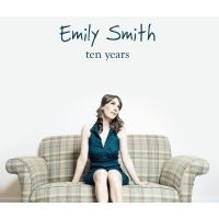 Smith Emily - Ten Years in der Gruppe CD bei Bengans Skivbutik AB (1054455)