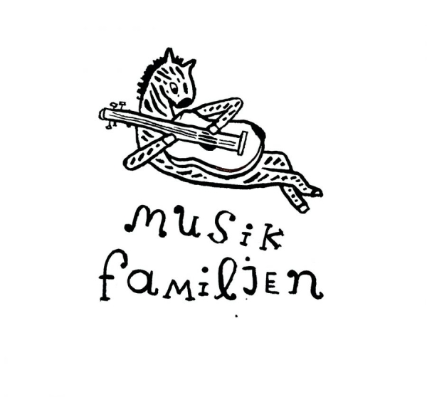 Nyberg Lina Och Musikfamiljen - Musikfamiljen in der Gruppe CD / Bestseller bei Bengans Skivbutik AB (1570703)
