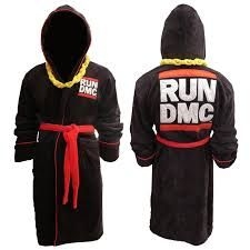 Run DMC - Logo With Fleece Chain - Bathrobe (Fleece) in der Gruppe Minishops /  bei Bengans Skivbutik AB (1843645)