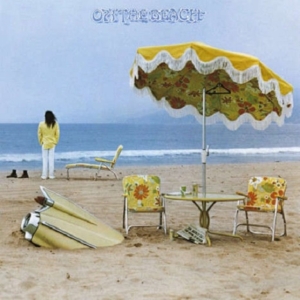 Neil Young - On The Beach (Black Vinyl) in der Gruppe UNSERE TIPPS / 200 Alben, die man auf Vinyl besitzen sollte bei Bengans Skivbutik AB (2032701)