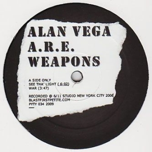 Vega Alan/A.R.E. Weapons - See Tha Light/War in der Gruppe VINYL bei Bengans Skivbutik AB (2074127)
