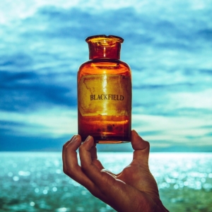 Blackfield - V - Digipack in der Gruppe CD bei Bengans Skivbutik AB (2251238)