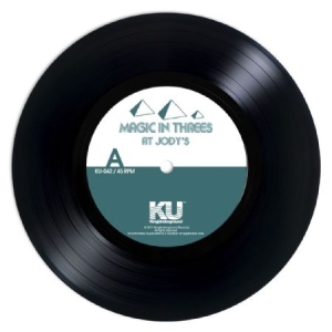 Magic In Three's - At Jody's / A Breezy Day in der Gruppe VINYL bei Bengans Skivbutik AB (2517402)