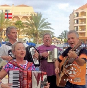 Lindesnes Trekkspillklubb - Amigos Y Margaritas in der Gruppe CD bei Bengans Skivbutik AB (2551466)