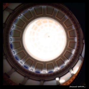 Loch Lomond - Night Bats/White Dresses in der Gruppe VINYL bei Bengans Skivbutik AB (3217518)