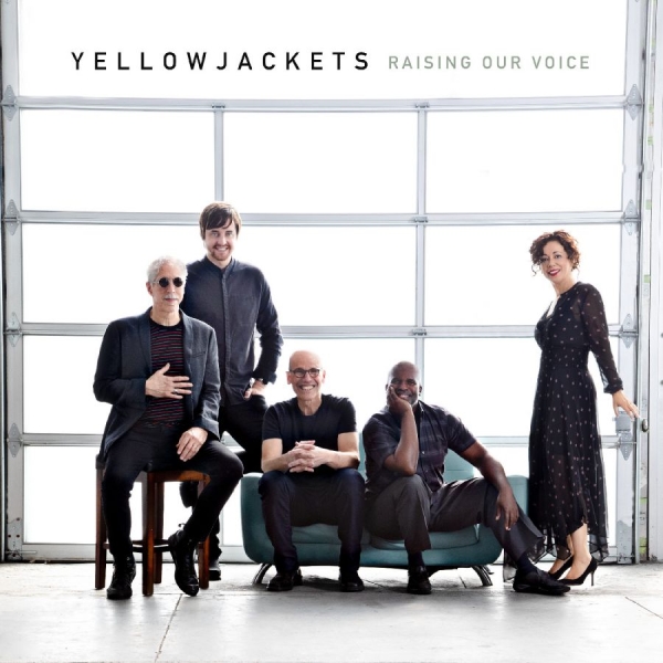 Yellowjackets - Raising Our Voice in der Gruppe CD bei Bengans Skivbutik AB (3321840)