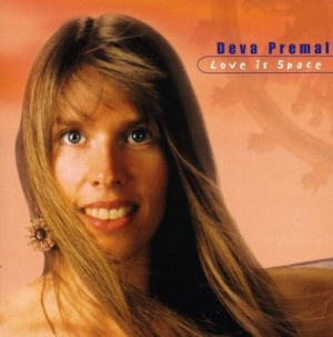 Deva Premal - Love Is Space in der Gruppe CD bei Bengans Skivbutik AB (3432815)