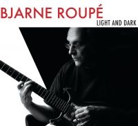 Roupé Bjarne - Light And Dark in der Gruppe CD bei Bengans Skivbutik AB (3718194)