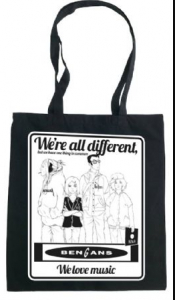 Bengans Tygpåse - We are all different (Svart) in der Gruppe MERCHANDISE / Merchandise / K-Pop bei Bengans Skivbutik AB (3739553)