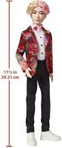 BTS - Mattel - BTS V Idol Fashion Doll in der Gruppe Minishops / K-Pop Minishops / BTS bei Bengans Skivbutik AB (3764061)