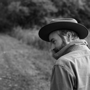 Simonett Dave - Red Tail in der Gruppe Övrigt /  bei Bengans Skivbutik AB (3765770)