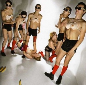 Devo - Hardcore in der Gruppe CD / Pop-Rock bei Bengans Skivbutik AB (3799162)
