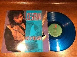 Satriani Joe - Not Of This Earth in der Gruppe VINYL bei Bengans Skivbutik AB (3817084)