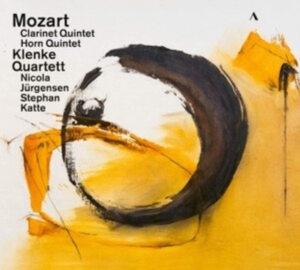 Mozart Wolfgang Amadeus - Clarinet Quintet & Horn Quintet in der Gruppe Externt_Lager / Naxoslager bei Bengans Skivbutik AB (3985274)