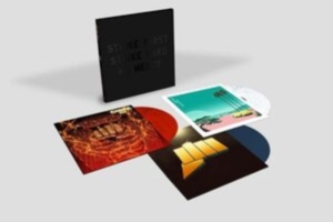 Birenberg Leo & Zach Robinson - Cobra Kai - Ost in der Gruppe VINYL / Film-Musikal,Pop-Rock bei Bengans Skivbutik AB (4054091)