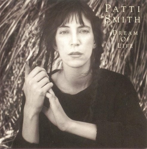 Patti Smith - Dream Of Life in der Gruppe CD / Pop bei Bengans Skivbutik AB (4075097)