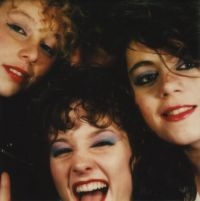 Kids On A Crime Spree - Fall In Love Not In Line in der Gruppe CD / Pop-Rock bei Bengans Skivbutik AB (4101625)