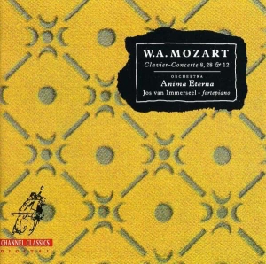 Mozart W A - Piano Concertos 8, 28 & 12 in der Gruppe Externt_Lager / Naxoslager bei Bengans Skivbutik AB (4125030)