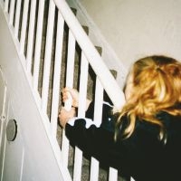 Fenne Lily - On Hold in der Gruppe VINYL / Pop-Rock bei Bengans Skivbutik AB (4127019)