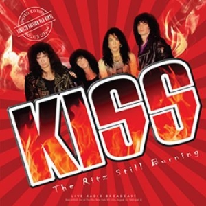 Kiss - The Ritz Still Burning (Red Vinyl) in der Gruppe VINYL / Hårdrock bei Bengans Skivbutik AB (4127035)