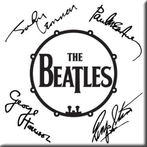 The Beatles - Signed Drum Logo Magnet in der Gruppe Minishops / Beatles bei Bengans Skivbutik AB (4168424)