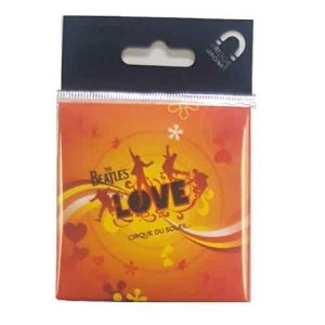 The Beatles - Love Fridge Magnet: Logo in der Gruppe MERCHANDISE / Accessoarer / Pop-Rock bei Bengans Skivbutik AB (4168438)