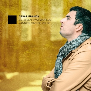 Yannick Van De Velde - Between Two Worlds in der Gruppe CD bei Bengans Skivbutik AB (4181963)