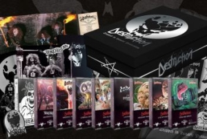 Destruction - Trapped In Lunatic Possession (9 Mc in der Gruppe Hårdrock/ Heavy metal bei Bengans Skivbutik AB (4202306)