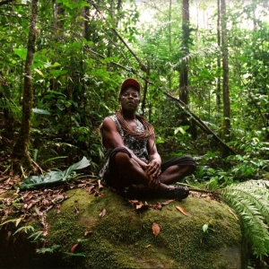 Polobi & The Gwo Ka Masters - Abri Cyclonique (Coloured) in der Gruppe VINYL / Pop-Rock,World Music bei Bengans Skivbutik AB (4206756)