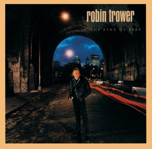 Robin Trower - In The Line Of Fire in der Gruppe CD / Pop-Rock bei Bengans Skivbutik AB (4220981)