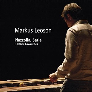 Various - Piazzolla, Satie & Other Favourites in der Gruppe Externt_Lager / Naxoslager bei Bengans Skivbutik AB (4233478)