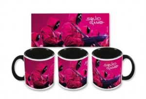 Squid Game Guards & Guns Coloured Inner Mug in der Gruppe CDON - Exporterade Artiklar_Manuellt / Muggar_CDON_Exporterade bei Bengans Skivbutik AB (4256574)