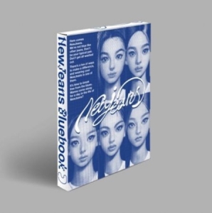 NewJeans - 1st EP (New Jeans) Bluebook Random ver. in der Gruppe Minishops / K-Pop Minishops / NewJeans bei Bengans Skivbutik AB (4281049)