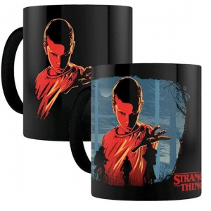 Stranger Things - Woods - Heat changing mug in der Gruppe CDON - Exporterade Artiklar_Manuellt / Merch_CDON_exporterade bei Bengans Skivbutik AB (4290717)