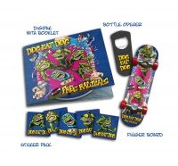 Dog Eat Dog - Free Radicals (Fanbox/Cd) in der Gruppe CD bei Bengans Skivbutik AB (4305515)