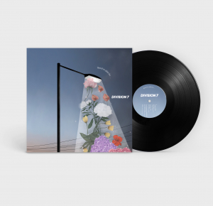 Division 7 - Bered en plats för... (Black Vinyl EP) in der Gruppe Övrigt / bei Bengans Skivbutik AB (4330367)