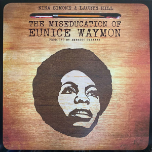 Nina Simone - Vs Lauryn Hill in der Gruppe Labels /  bei Bengans Skivbutik AB (4365190)