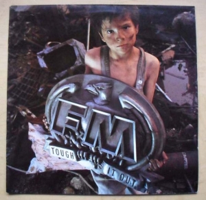 Fm - Tough It Out in der Gruppe CD bei Bengans Skivbutik AB (517619)