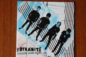 The Dynamite - Corrupted Sound Waves in der Gruppe CD bei Bengans Skivbutik AB (518445)
