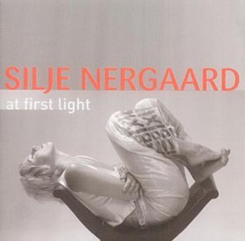 Nergaard Silje - At First Light in der Gruppe CD / Jazz/Blues bei Bengans Skivbutik AB (535299)