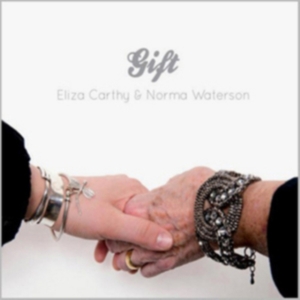 Carthy Eliza & Norma Waterson - Gift in der Gruppe CD / Worldmusic/ Folkmusik bei Bengans Skivbutik AB (549463)