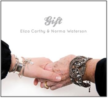 Carthy Eliza & Norma Waterson - Gift in der Gruppe CD / Worldmusic/ Folkmusik bei Bengans Skivbutik AB (549463)