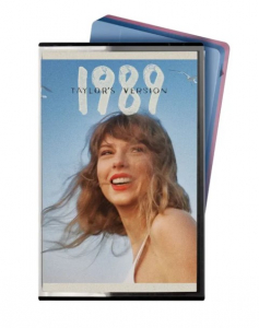 Taylor Swift - 1989 (Taylor's Version) MC (Dlx Color Cassette) in der Gruppe Pop-Rock bei Bengans Skivbutik AB (5504878)