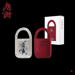 Red Velvet - What a chill kil (Bag Ver.) in der Gruppe Minishops / K-Pop Minishops / Red velvet bei Bengans Skivbutik AB (5508111)