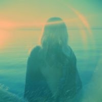 Amelia Courthouse - Ruby Glass in der Gruppe MC bei Bengans Skivbutik AB (5513326)