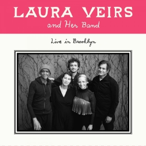 Veirs Laura - Laura Veirs And Her Band - Live In in der Gruppe Kommande produkter - 10 procent bei Bengans Skivbutik AB (5518832)