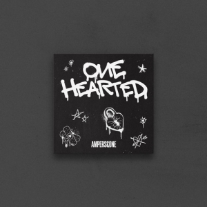 Ampers&One - One hearted (Postcard Ver.) in der Gruppe CD / K-Pop bei Bengans Skivbutik AB (5522344)