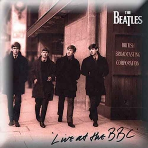 The Beatles - Live At The Bbc Album Pin Badge in der Gruppe MERCHANDISE / Merch / Pop-Rock bei Bengans Skivbutik AB (5537416)