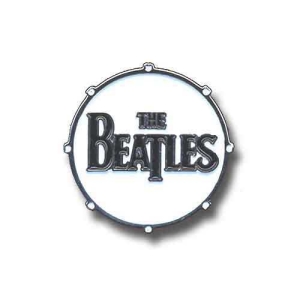 The Beatles - Drum Drop T Logo Pin Badge in der Gruppe MERCHANDISE / Merch / Pop-Rock bei Bengans Skivbutik AB (5537427)