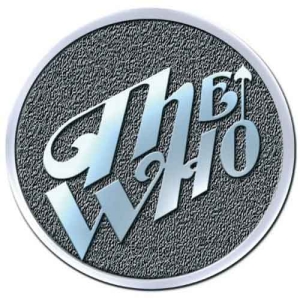 The Who - Arrow Logo Hichrome Pin Badge in der Gruppe MERCHANDISE / Merch / Pop-Rock bei Bengans Skivbutik AB (5537441)